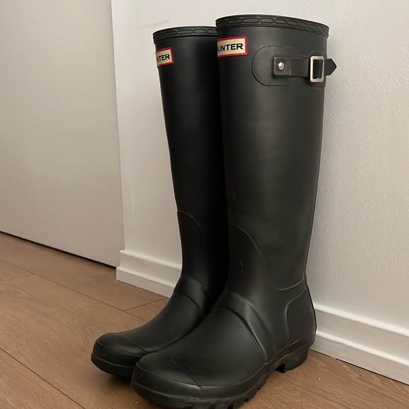 HUNTER RAIN BOOTS SZ8 - Picture 2 of 6